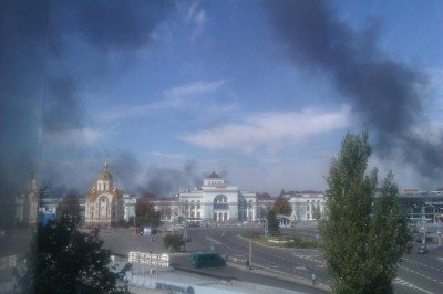 Дым у ЖД-вокзала Донецка