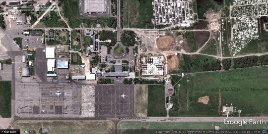 На месте нового терминала - зеленое поле